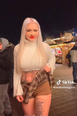 lowri rose onlyfans ice skating model