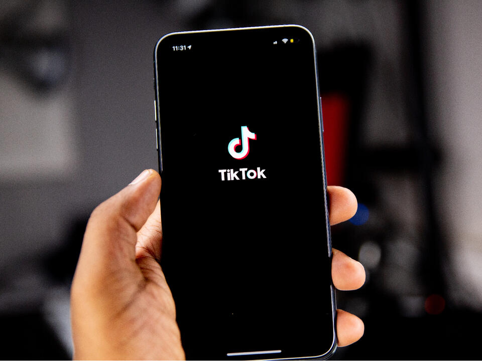 tiktok blue tick injector caracek