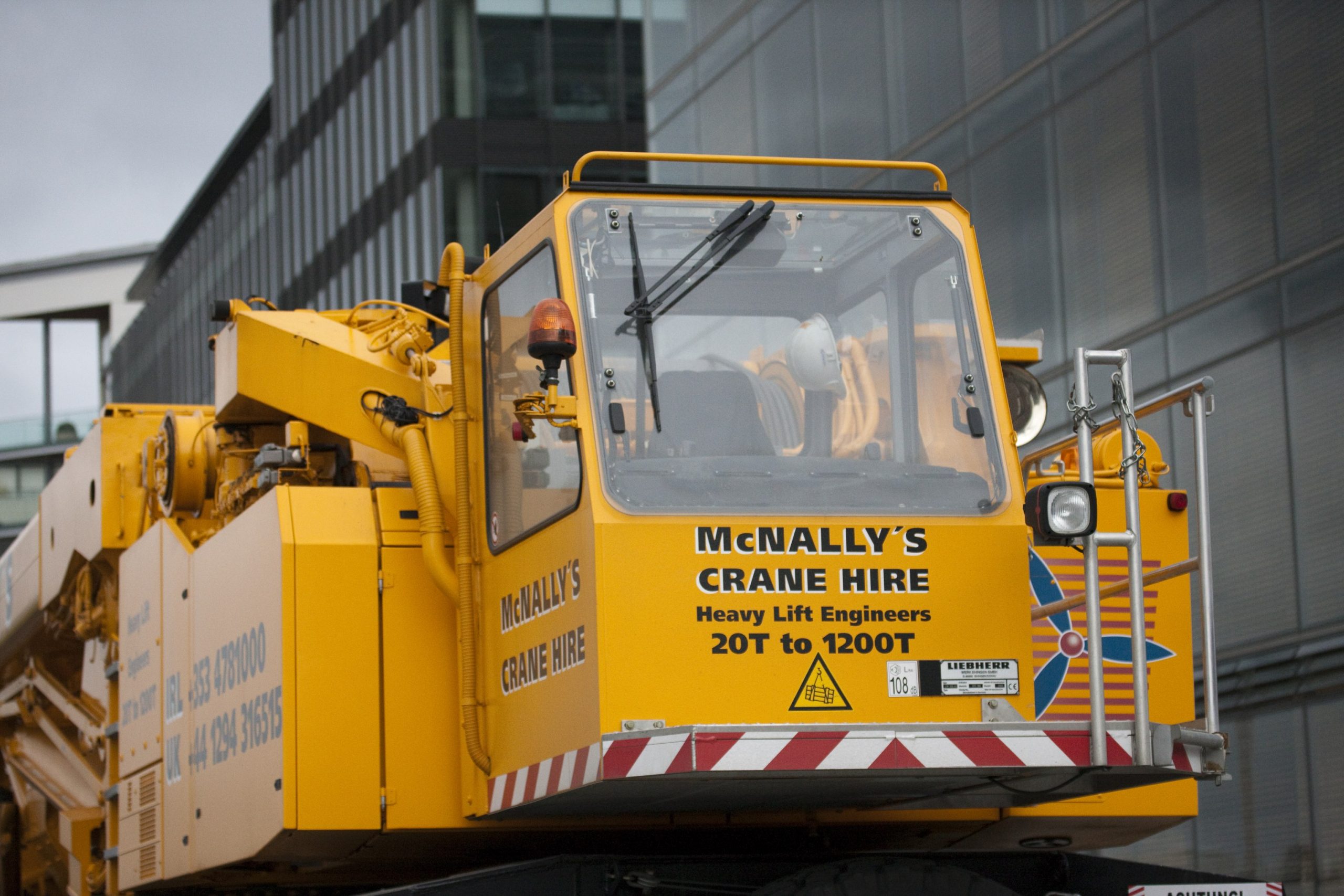 crane rental prices per day and 6 factors affect rental cost