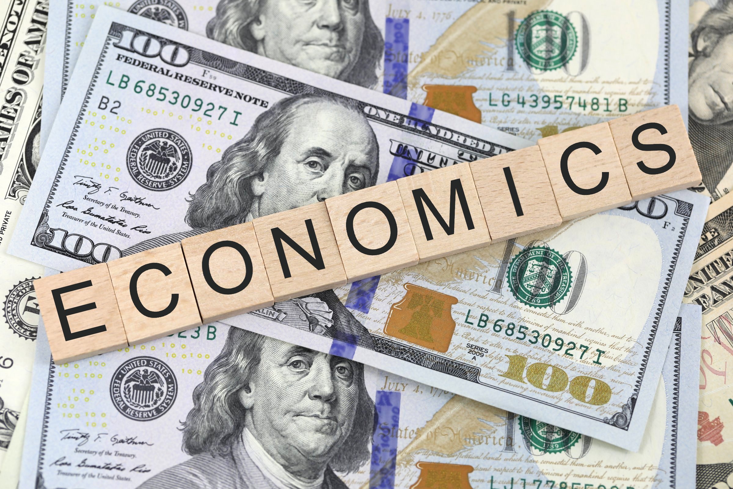7 reasons to learn economics in jc