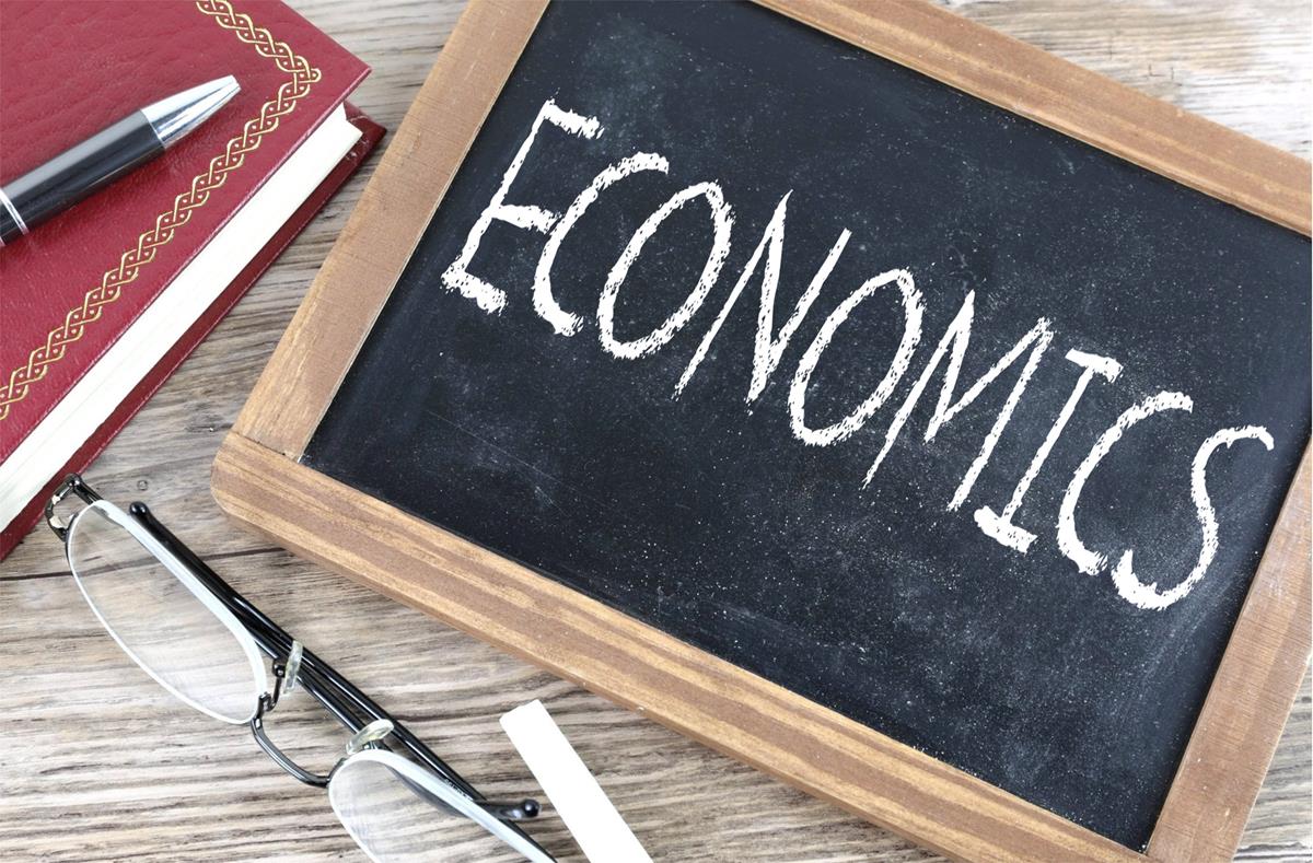 7 reasons to learn economics in jc