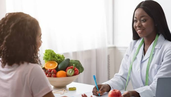 Top Online Nutrition Degree Programs and Industry Salary 2023/2024