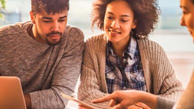 what a real estate agent have to do