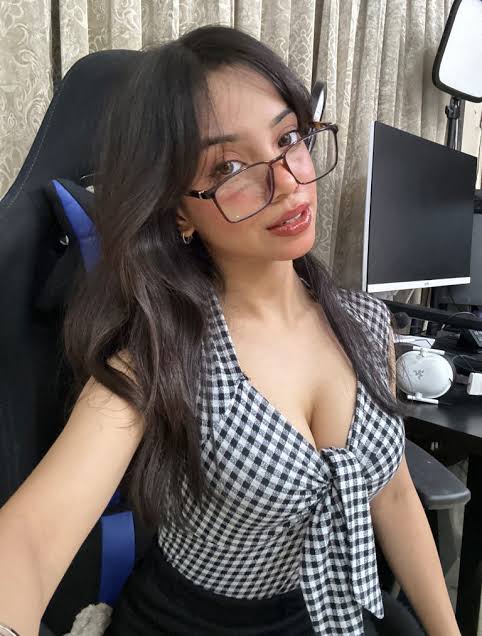 Muskan Karia made herself leaked via online streaming