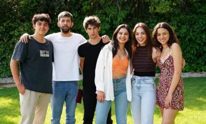 من هم أبطال مسلسل اسمعني